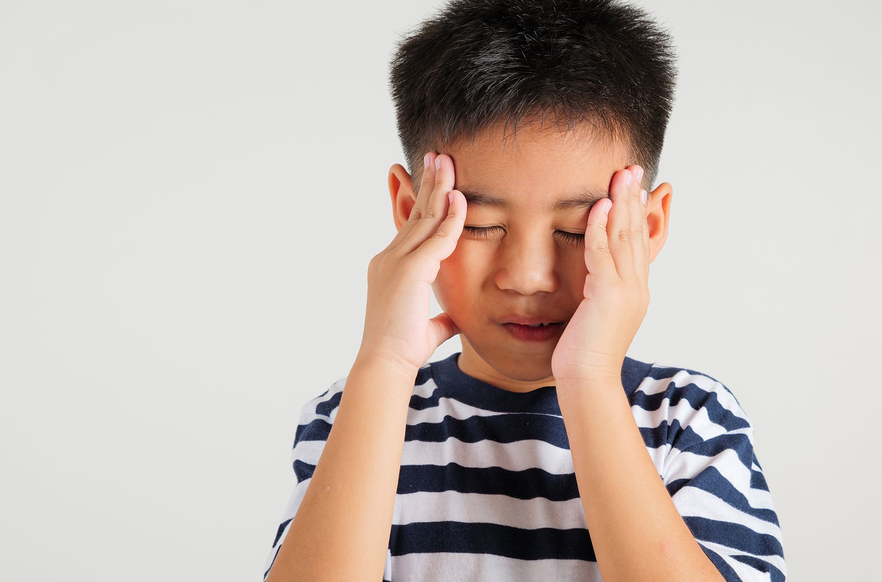 Eye Floaters & Migraines: What You Need to Know About These Vision Changes