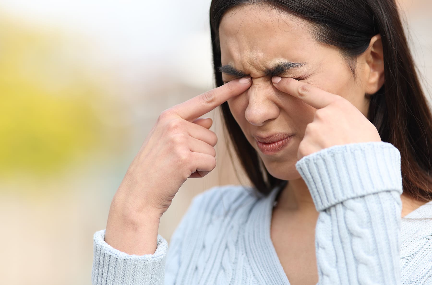 Itchy Eyes and Contacts: How to Stop the Irritation