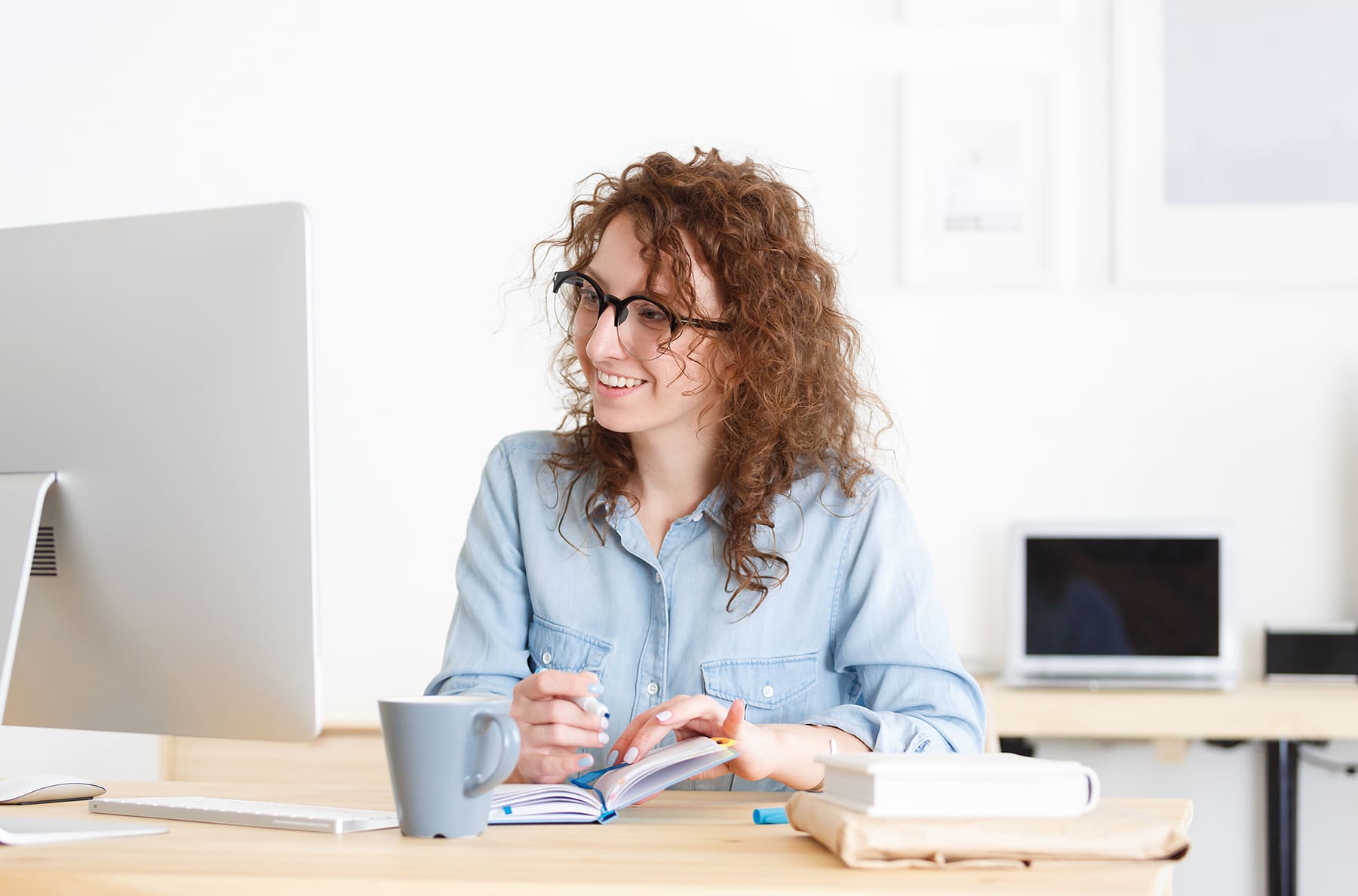 Is Fluorescent Office Lighting Bad for Your Eyes?